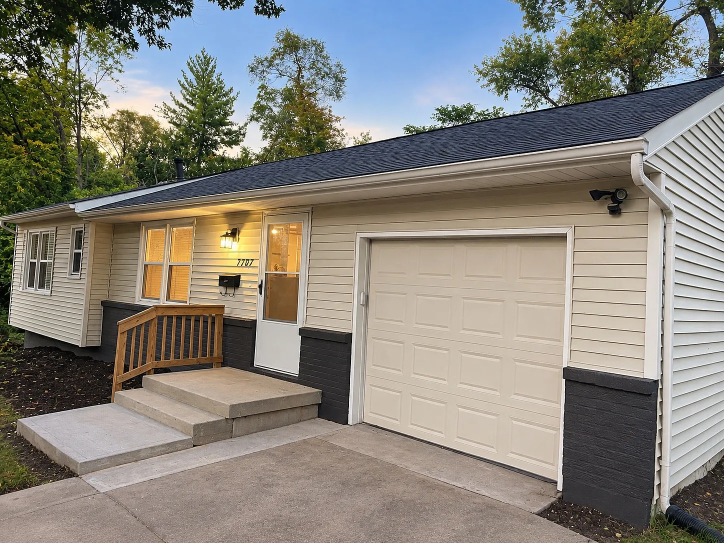 3 bed, 929 sqft, $1,850 — Photo 1