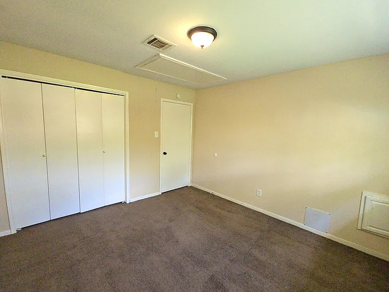 4718 Reynaldo Dr — Photo 10