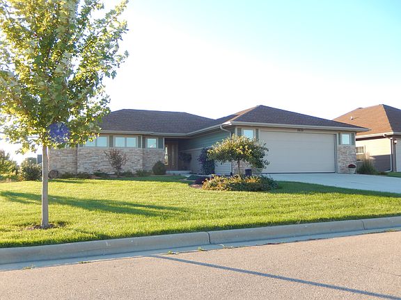 2nd image of 2635 Cumberland Dr