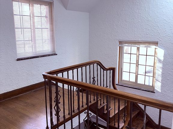 5th image of 14550 Glastonbury Ave