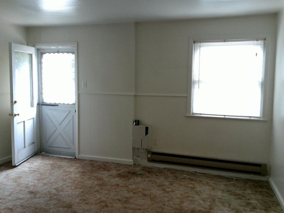 Entry to Living Room