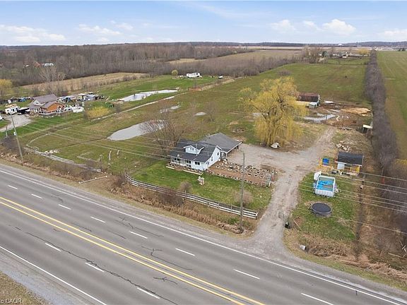 3rd image of 2538 Garrison Rd