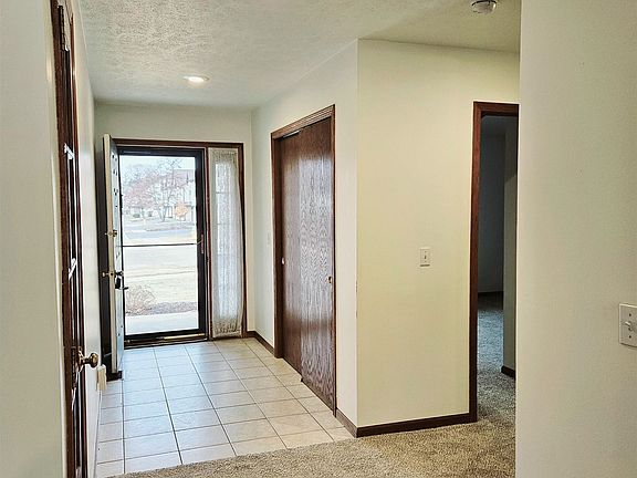 3rd image of 4143 Brookwood Dr