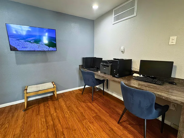 Santa Fe Apartments — Photo 19