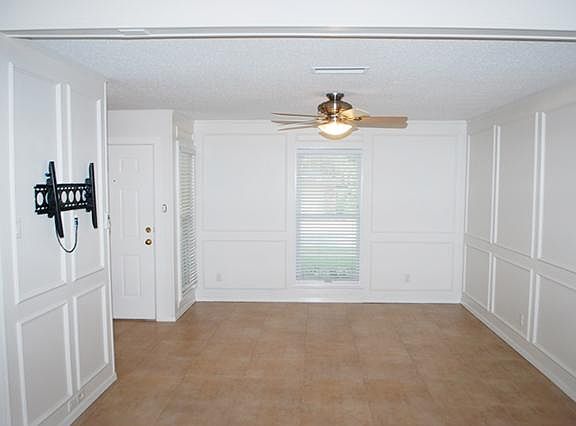 2nd image of 2702 Peachtree Ln