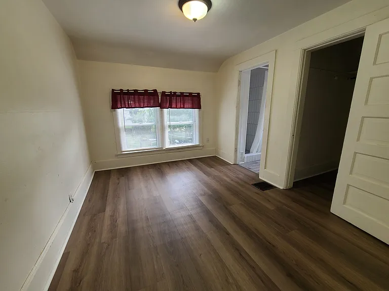811 Elmore St #2 — Photo 8