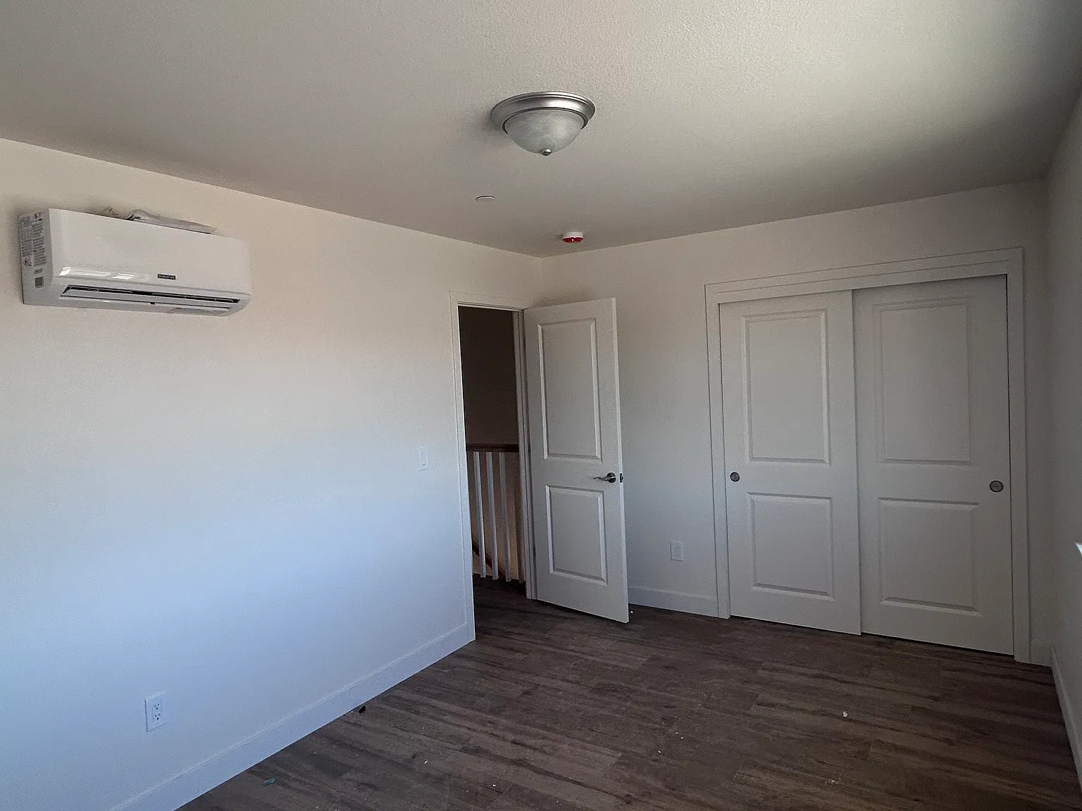 3 bed, 1.5 bath, 1300 sqft, $2,750 — Photo 3