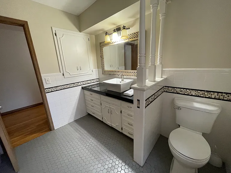 2221 W 4th Ave — Photo 31