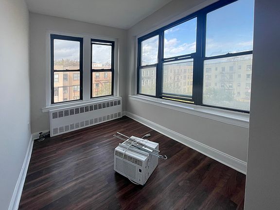 3rd image of 24-30 28th St #44