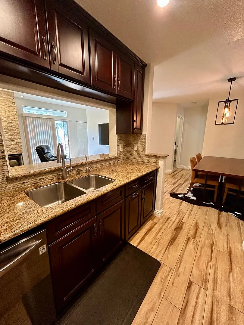 Modern and Convenient Condo Near Almaden Lake — Photo 1