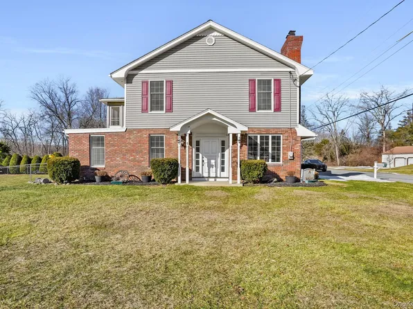 15 Milano Drive, Poughkeepsie, NY 12603