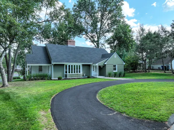 88 Spring Lane, West Hartford, CT 06107