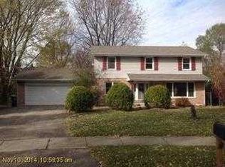 251 Bay Colony Dr, Naperville, IL