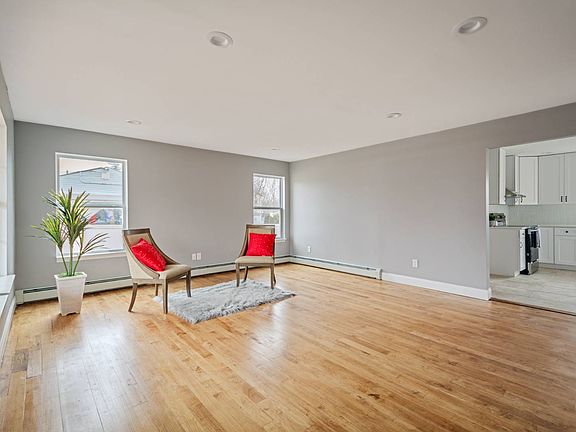 3rd image of 739 Amsterdam Ave