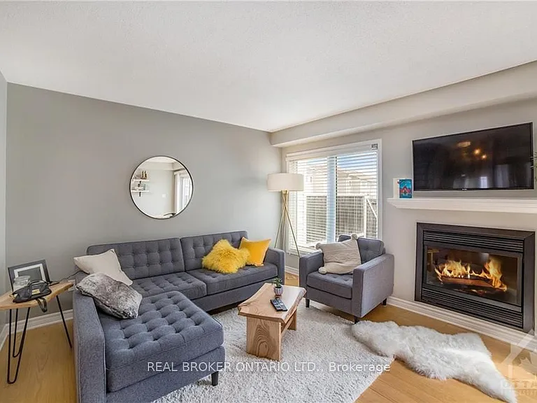 222 Meadowbreeze Dr — Photo 10