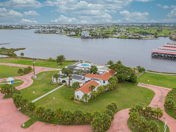 4th image of Reserve B Waterman Way