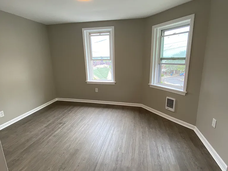 944 Sullivan St #2 — Photo 29