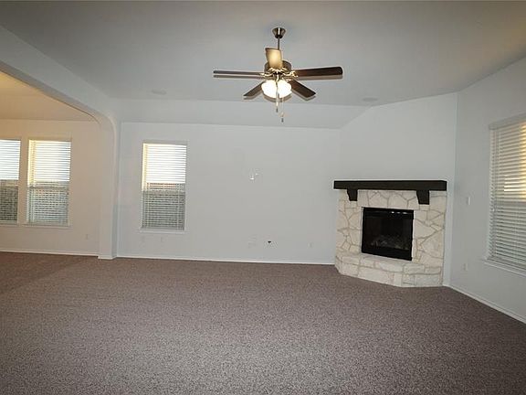4th image of 401 Wild Onion Ln