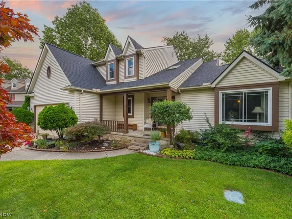 817 Quail Hollow Cir, Avon Lake, OH 44012