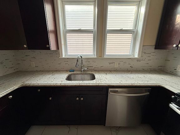 3rd image of 198 Danforth Ave #2E