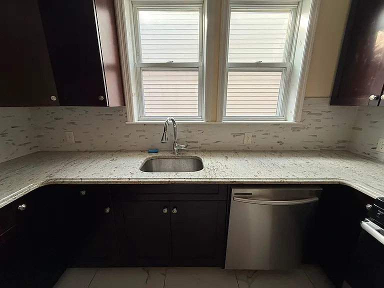 198 Danforth Ave #2E — Photo 3