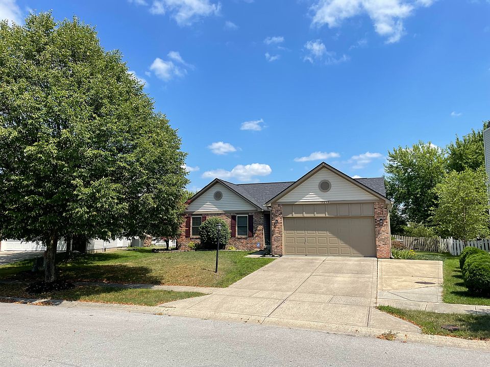 1st image of 10242 Carmine Dr