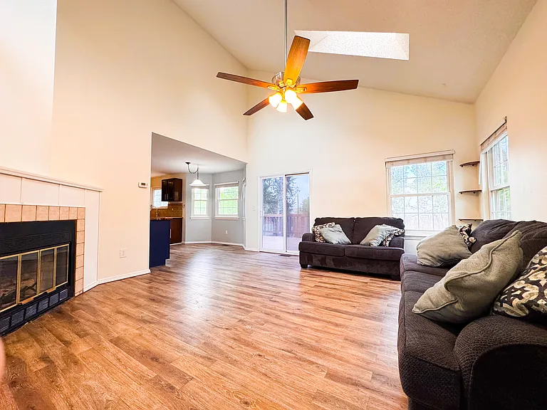 295 Pucket Cir — Photo 3