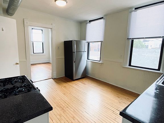 4th image of 1631 N Paulina St #3W