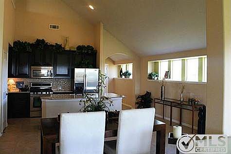 4th image of 509 Carnation Ln