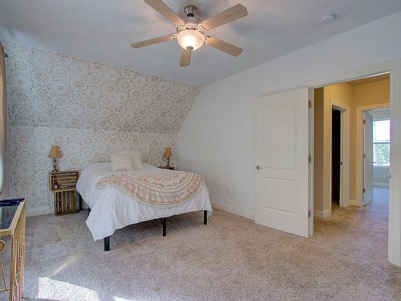 5th image of 3908 E Hammond Ave