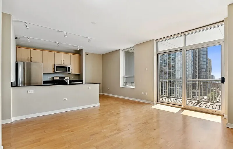 1 bed, 1.0 bath, 877 sqft, $1,990 — Photo 4