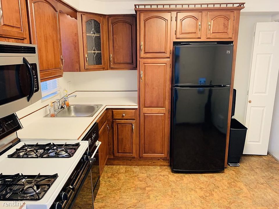 1st image of 2049 Fairland St