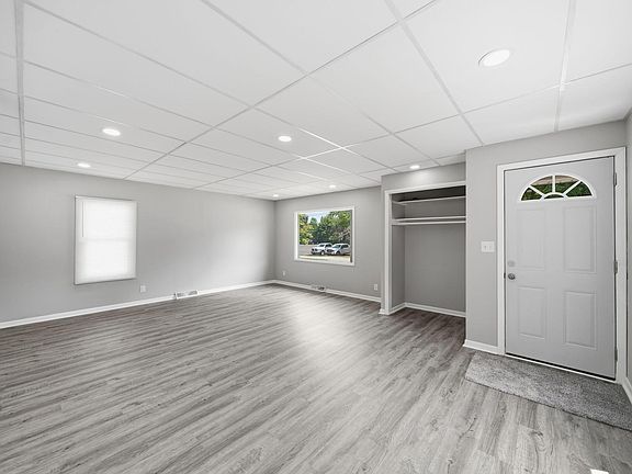 4th image of 208 S Brown St