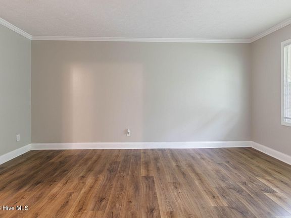 5th image of 614 Wedgewood Road