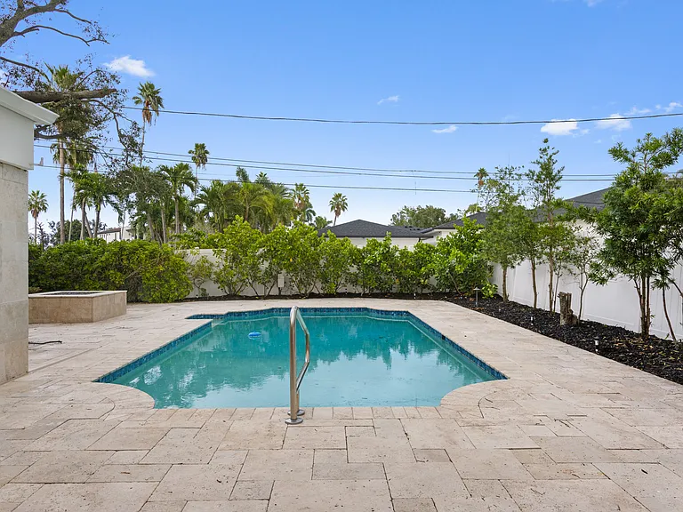 115 Rafael Blvd NE — Photo 4