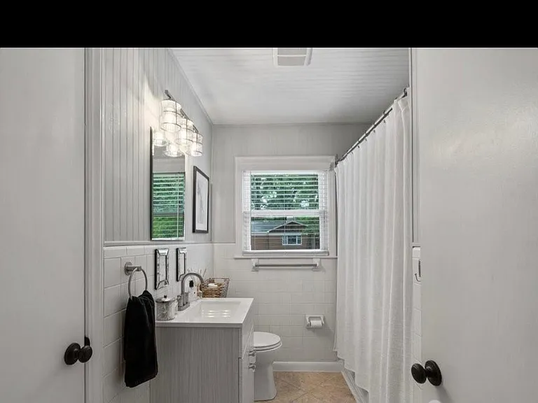 4326 Castleton Rd — Photo 9