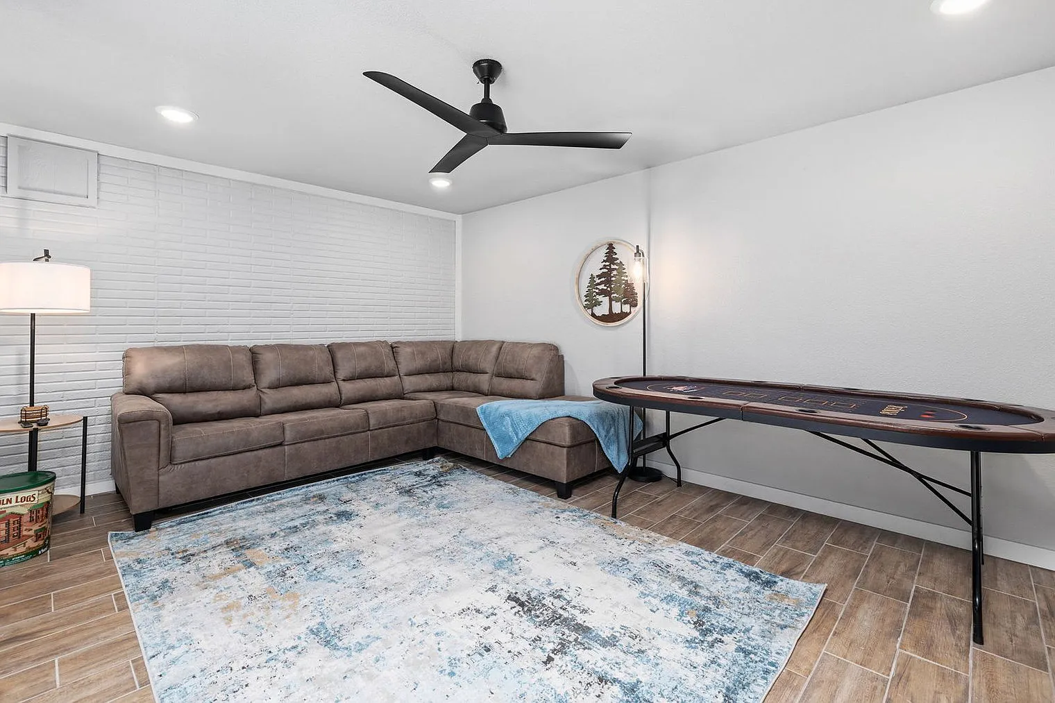 4 bed, 2.0 bath, 2077 sqft, $5,607 — Photo 3