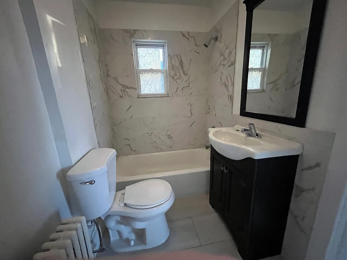 Building Photo - 516 Morris Ave #3