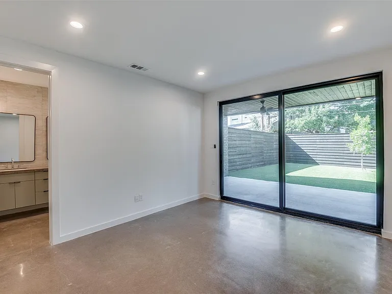 4525 Weldon St — Photo 11