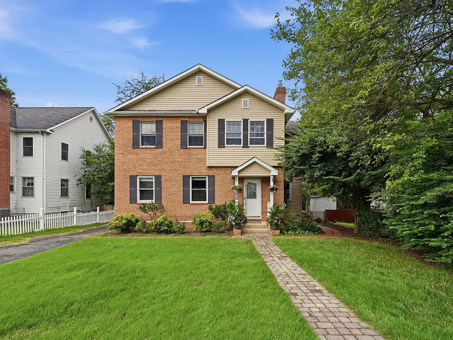 4 bed, 1858 sqft, $4,800 — Photo 1