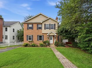 2918 Monroe Pl, Falls Church, VA 22042