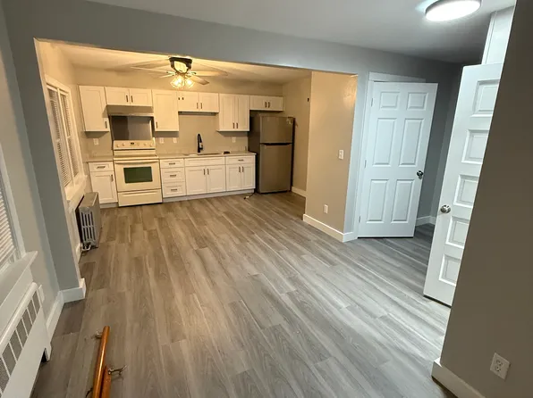 16 Potter Ave Floor 2, West Warwick, RI 02893