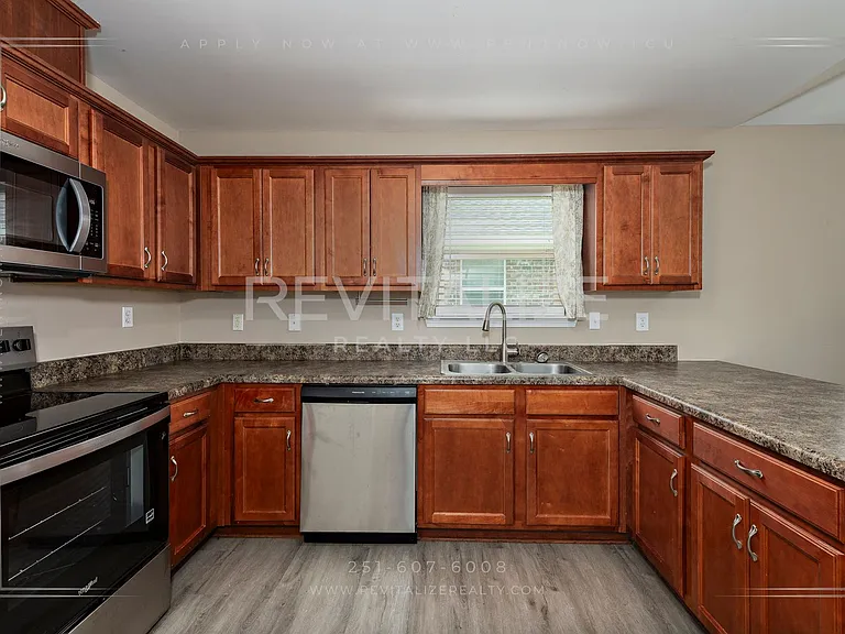 1549 Majesty Loop — Photo 32