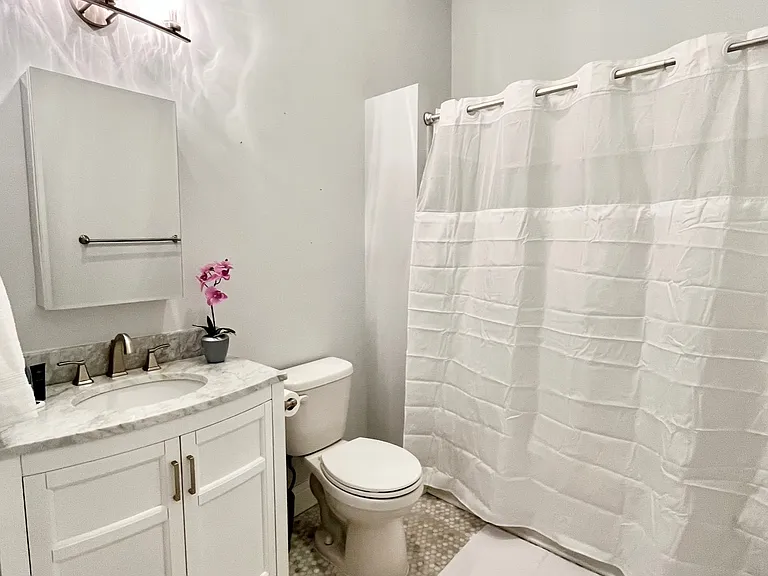 2510 Jena St #B — Photo 9