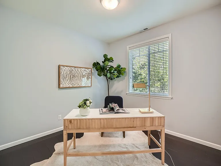 10502 SE 10th Ct — Photo 13