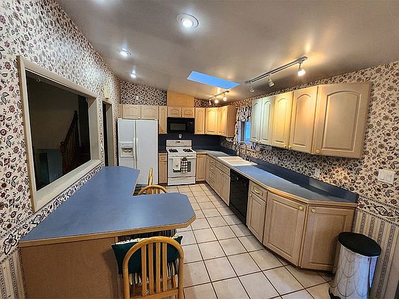 5th image of 6527 W Vancey Dr