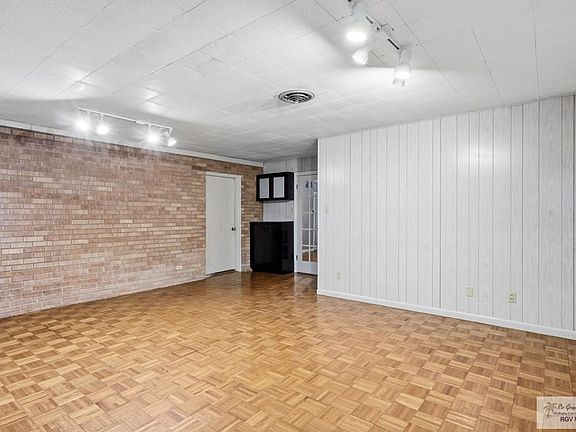2nd image of 1016 Country Club Dr
