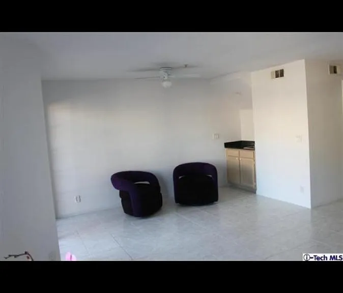 1131 Campbell St #211 — Photo 4