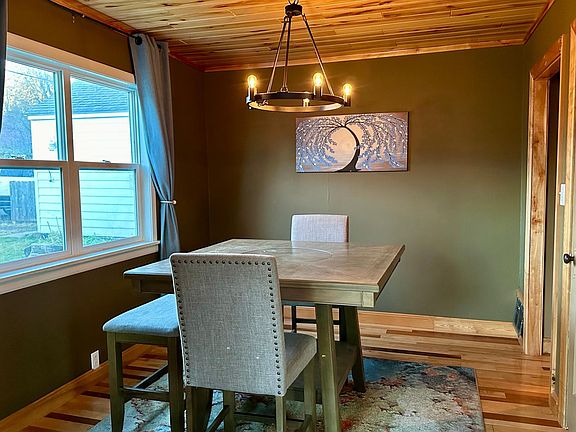 5th image of E5281 Sunset Rd