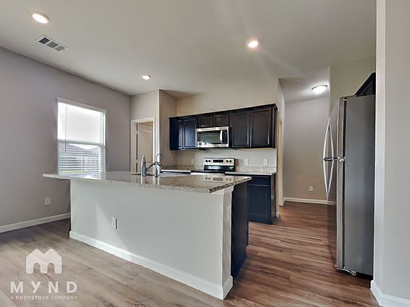 4th image of 1005 Pitch Pine Ct